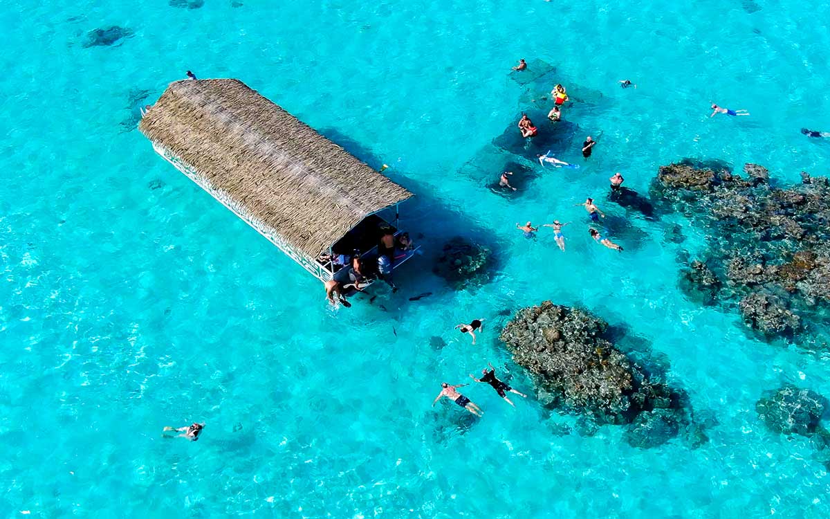 Cook Islands holidays from Australia — the turquoise lagoon of Aitutaki
