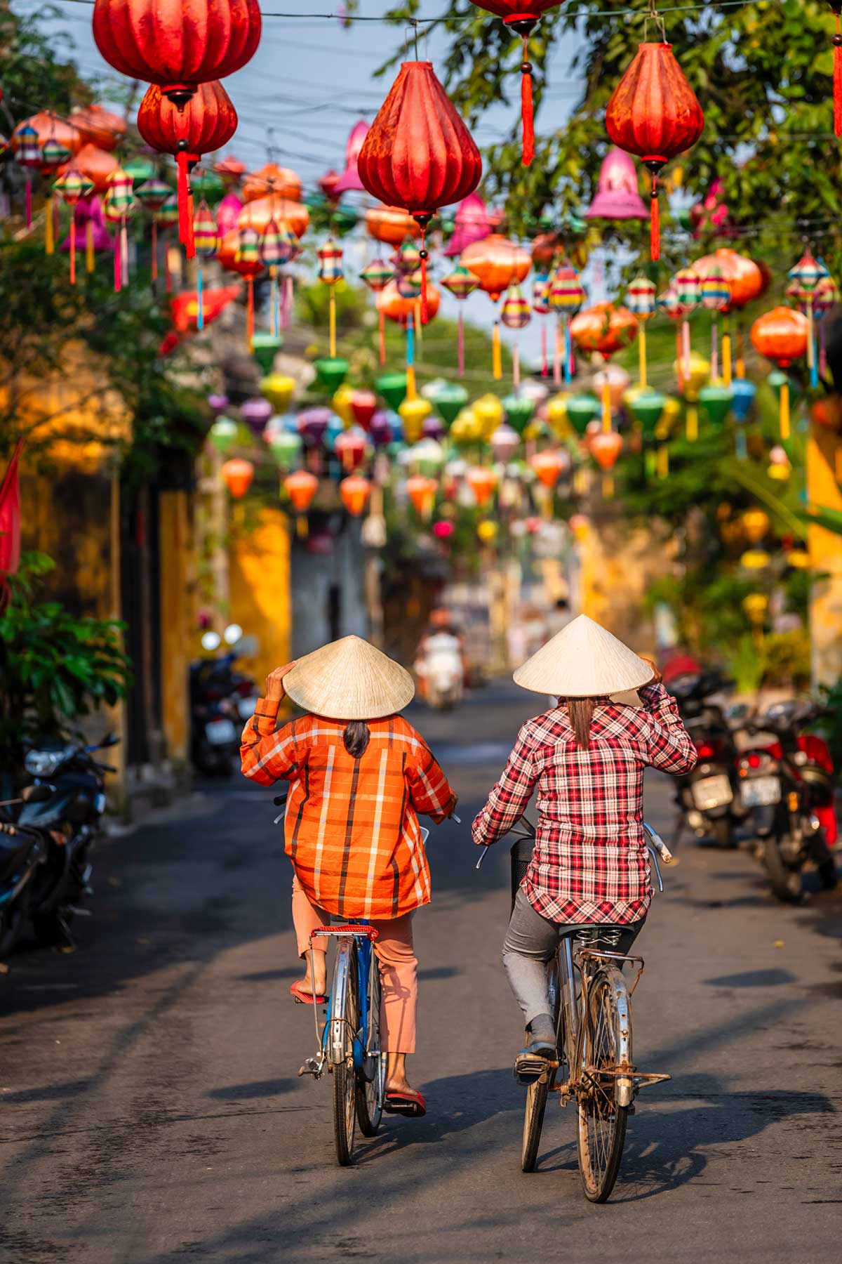 Vietnam solo travel — Ha Long Bay